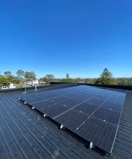Large-scale rooftop solar array